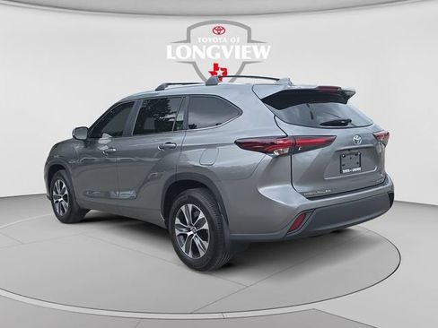 Certified 2026 Toyota Highlander XLE AWD/4WD image 3
