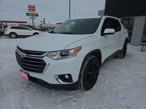 Used 2018 Chevrolet Traverse LT image 1