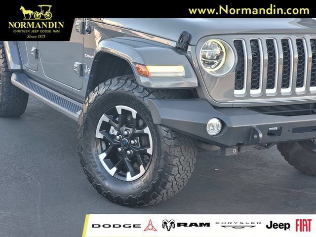 Used 2022 Jeep Wrangler Unlimited Sahara AWD/4WD image 3