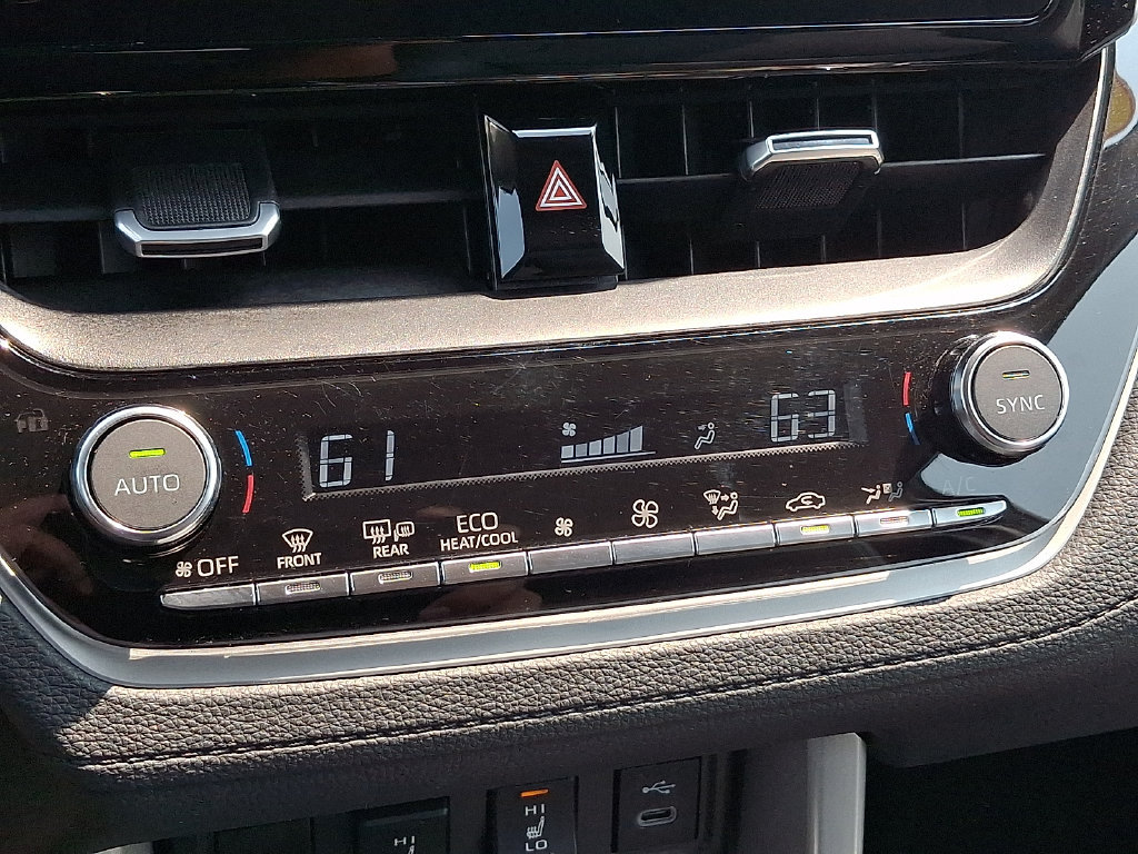 Certified 2025 Toyota Corolla Cross XLE FWD image 15
