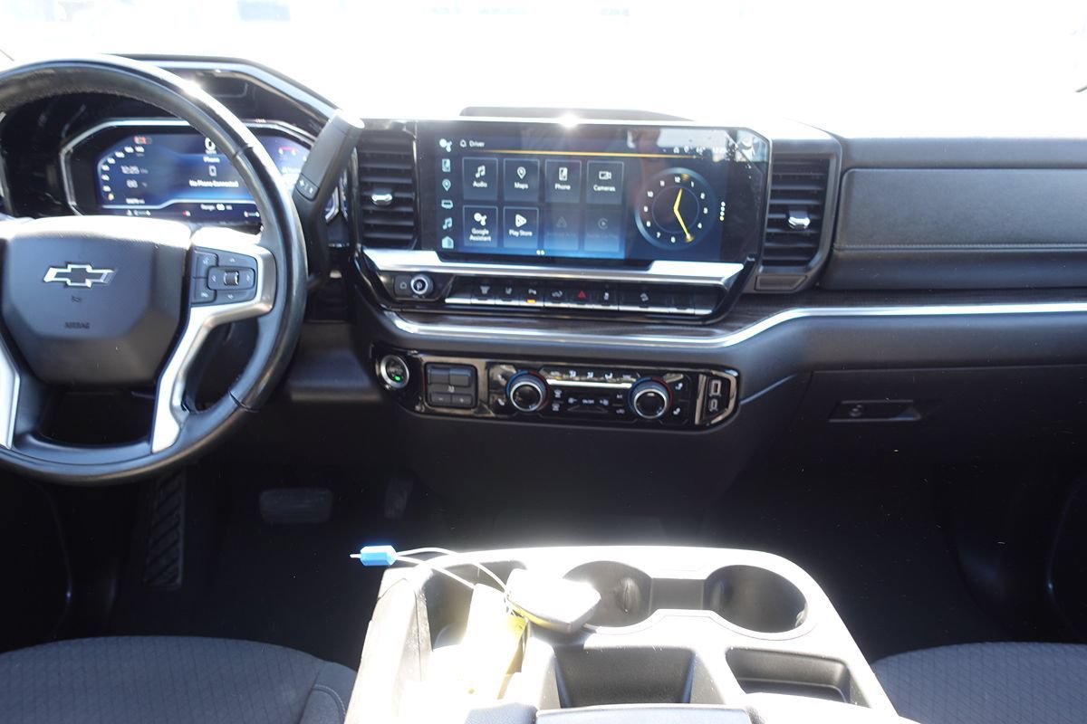 Used 2024 Chevrolet Silverado 2500 LT w/ Midnight Edition AWD/4WD image 43