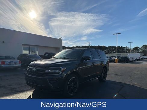 Used 2023 Ford Expedition Limited image 5