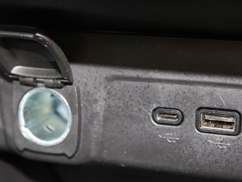 Used 2025 Chevrolet Trax LT image 41