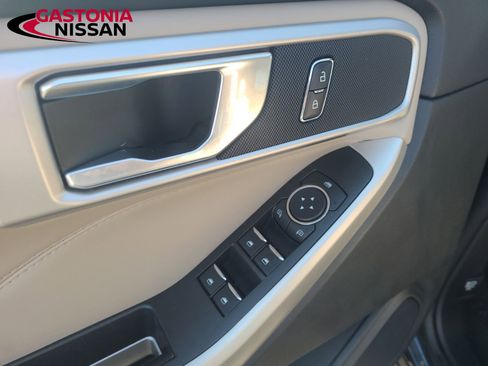 Used 2022 Ford Explorer XLT w/ Equipment Group 202A image 30