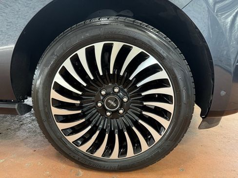 Used 2021 Lincoln Navigator Black Label w/ Cargo Convenience Package image 12