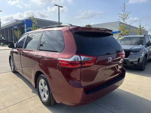 Used 2020 Toyota Sienna LE FWD image 5