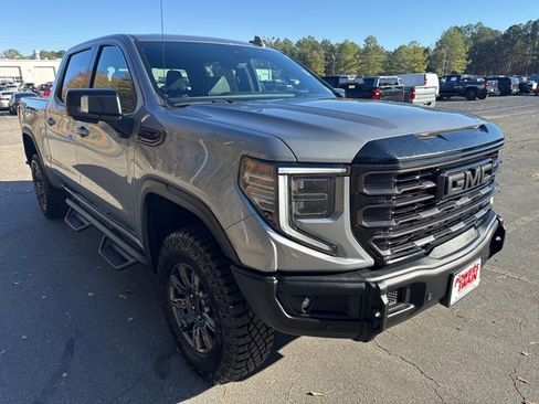 Used 2024 GMC Sierra 1500 AT4X image 7
