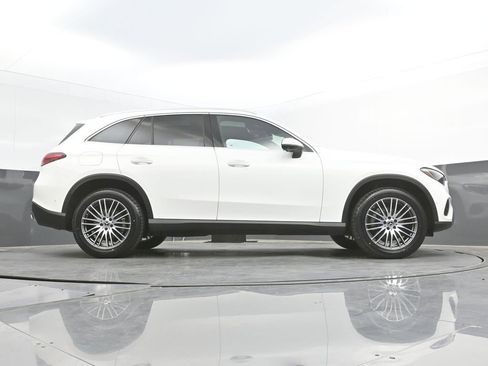 Used 2024 Mercedes-Benz GLC 300 4MATIC image 43