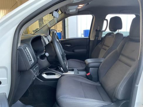 Used 2022 Nissan Frontier SV image 8