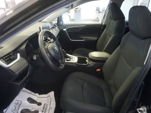 Used 2023 Toyota RAV4 LE AWD/4WD image 16