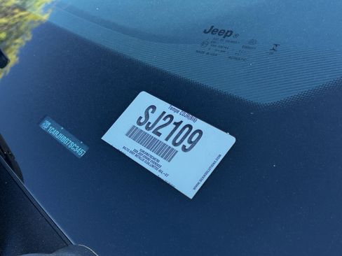 New 2025 Jeep Grand Cherokee Limited w/ Trailer Tow Package image 23