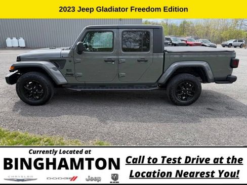 Used 2023 Jeep Gladiator Sport AWD/4WD image 8