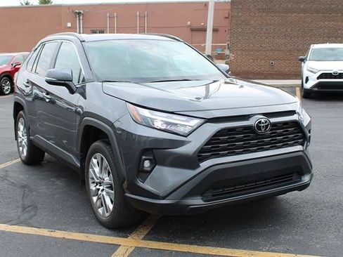 Used 2023 Toyota RAV4 XLE Premium AWD/4WD image 4