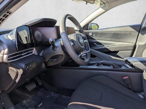 Used 2024 Hyundai Elantra SEL image 8
