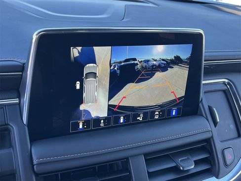 Used 2024 GMC Yukon AT4 w/ AT4 Premium Plus Package image 17