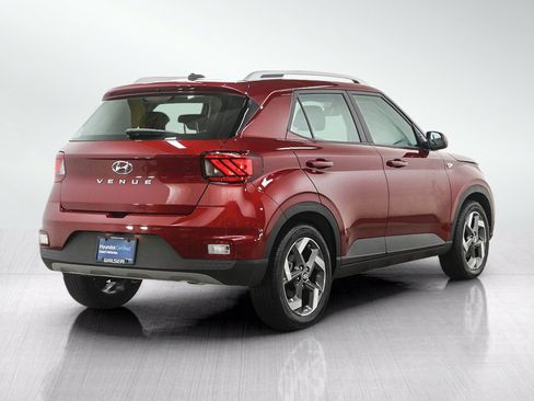 Certified 2024 Hyundai Venue SEL FWD image 5