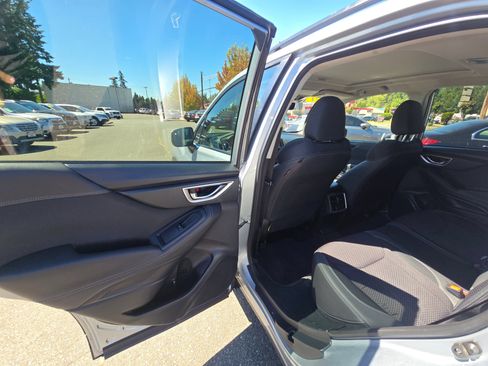 Used 2021 Subaru Forester Premium AWD/4WD image 15