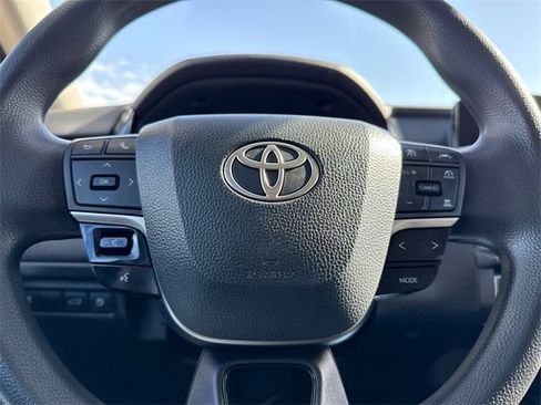 Used 2025 Toyota Camry LE image 29