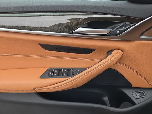 Used 2023 BMW 540i xDrive w/ Convenience Package image 13