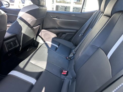 Used 2025 Toyota Camry SE image 15