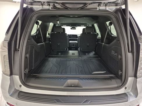 New 2026 Chevrolet Suburban LT image 37