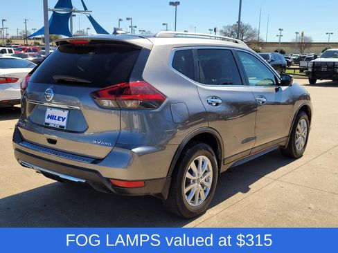 Used 2018 Nissan Rogue SV w/ Sun & Sound Touring Package image 4