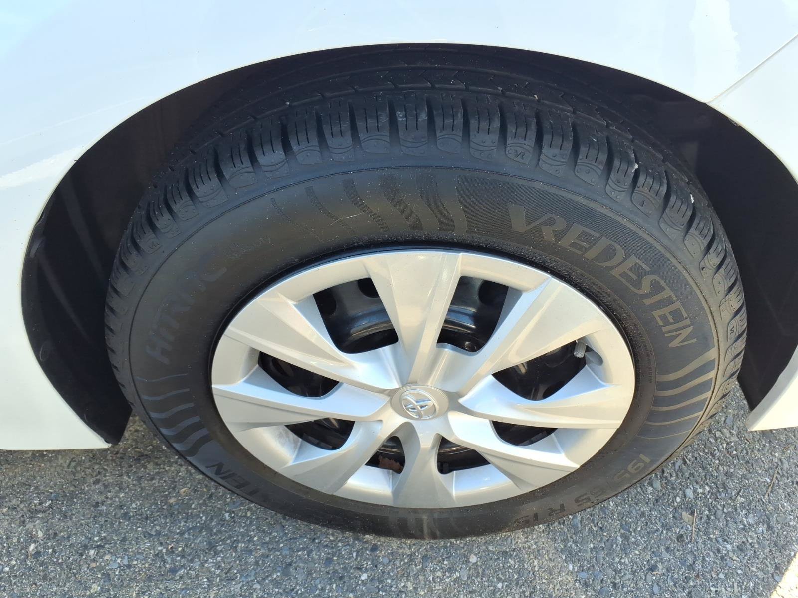 Used 2016 Toyota Corolla L FWD image 6