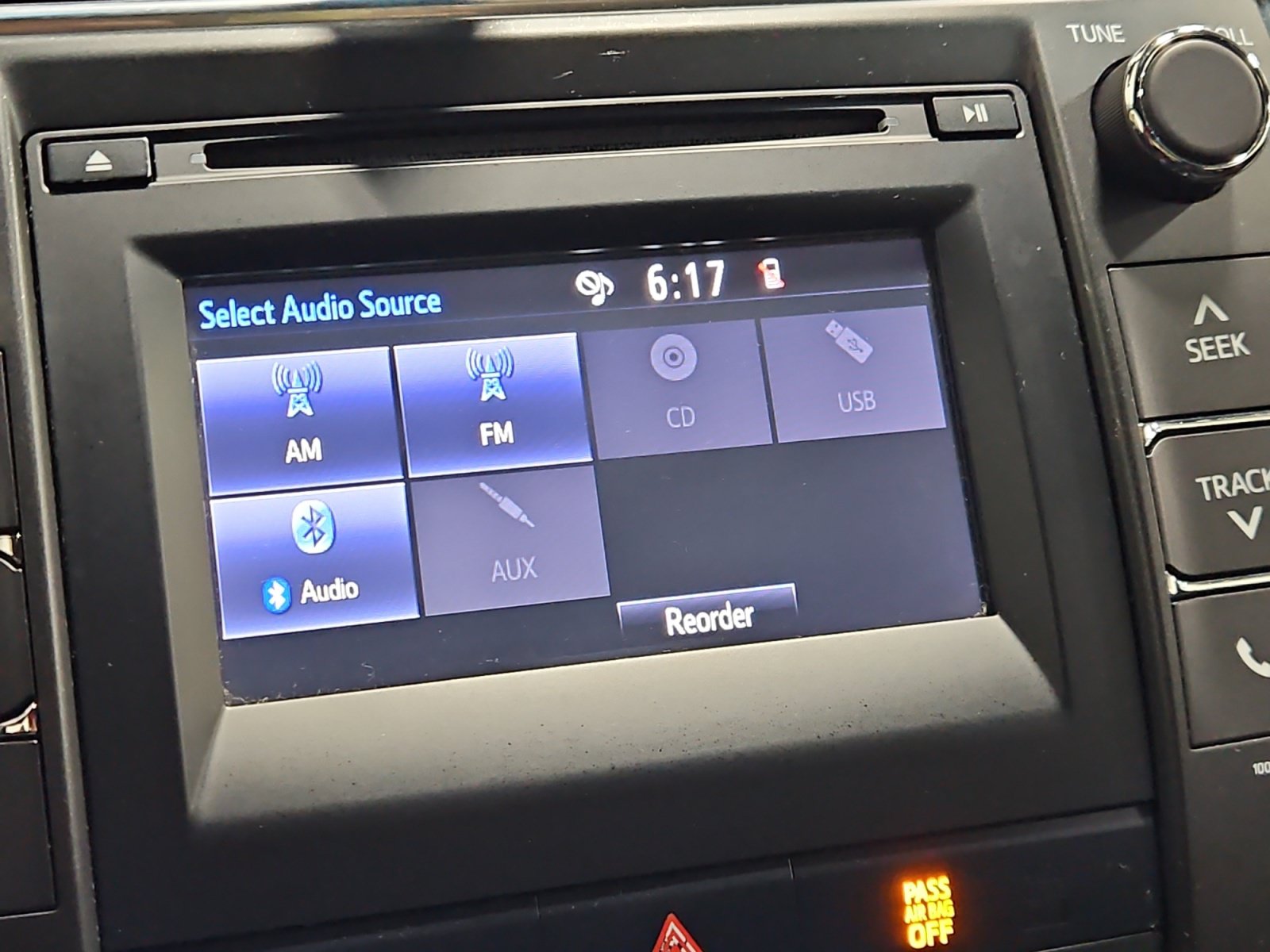 Used 2017 Toyota Camry SE w/ Moonroof Package FWD image 17