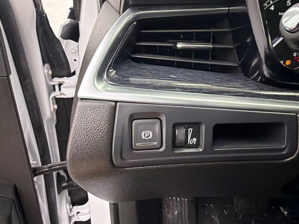 Used 2024 Cadillac XT5 Premium Luxury FWD image 33