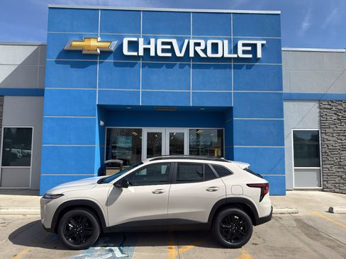 New 2026 Chevrolet Trax ACTIV image 1