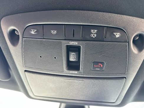 Used 2021 Nissan Maxima SR w/ Sport Mat Group image 21