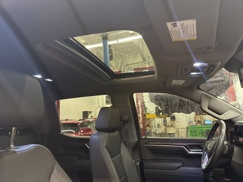 Used 2022 GMC Sierra 1500 SLT w/ SLT Premium Plus Package image 8