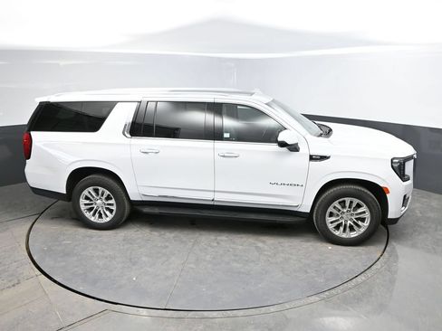 Used 2023 GMC Yukon XL SLT w/ SLT Luxury Package AWD/4WD image 29