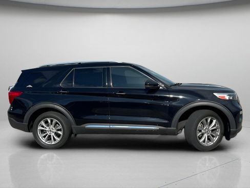 Used 2020 Ford Explorer Limited AWD/4WD image 3
