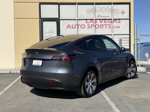 Used 2023 Tesla Model Y Long Range image 7