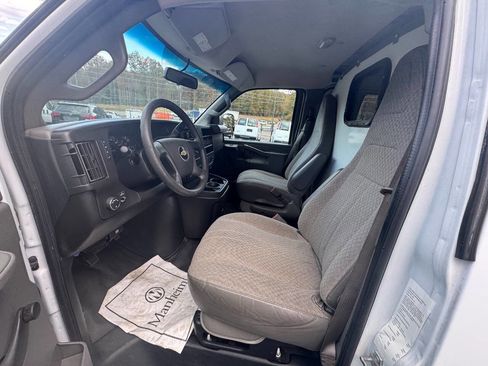 Used 2018 Chevrolet Express 2500 image 11