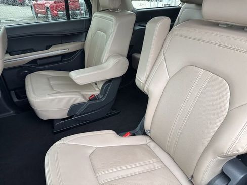 Used 2024 Ford Expedition Limited RWD image 23