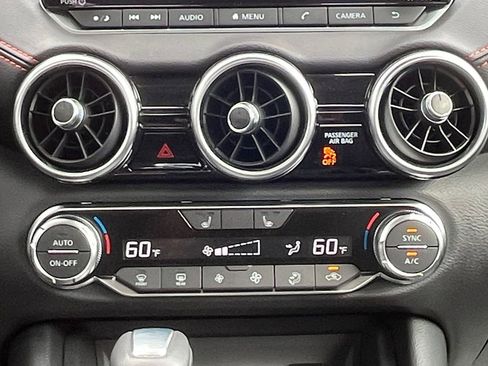 New 2025 Nissan Sentra SR w/ Midnight Edition image 4