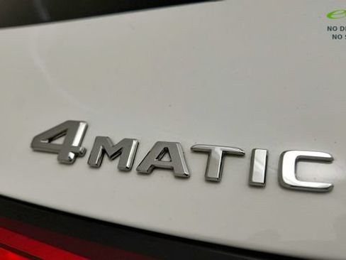 Used 2025 Mercedes-Benz GLC 350e 4MATIC image 33