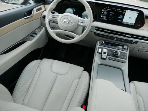Used 2023 Hyundai Palisade Limited AWD/4WD image 9