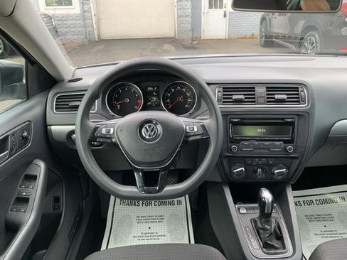Used 2015 Volkswagen Jetta SE image 16