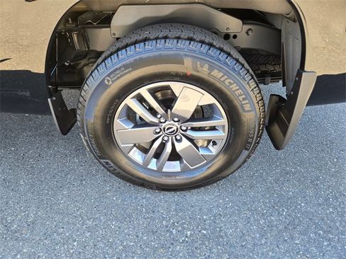 New 2025 Nissan Frontier SV image 11