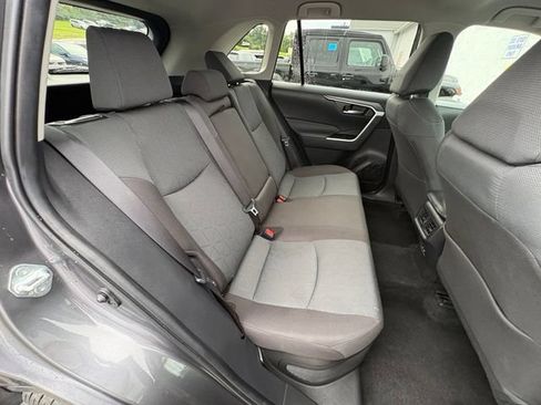 Used 2025 Toyota RAV4 XLE AWD/4WD image 22