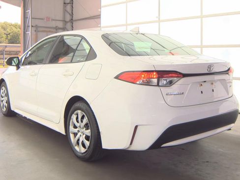Used 2020 Toyota Corolla LE FWD image 5