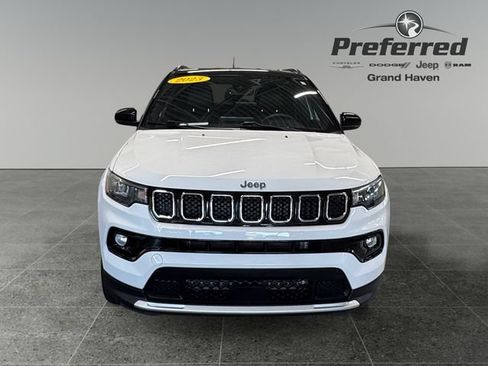 Used 2023 Jeep Compass Limited AWD/4WD image 12