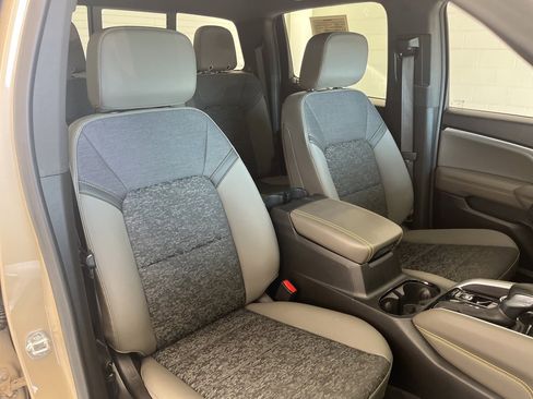 Used 2024 Chevrolet Colorado ZR2 w/ Technology Package image 37