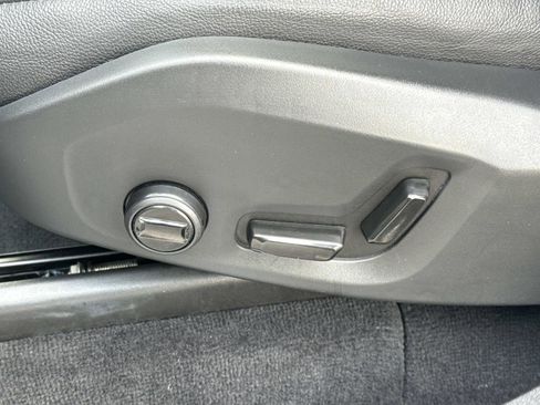 Used 2024 Volvo XC90 B5 Core w/ Protection Package Premier image 16