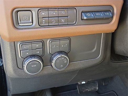 Used 2023 Chevrolet Tahoe High Country image 15