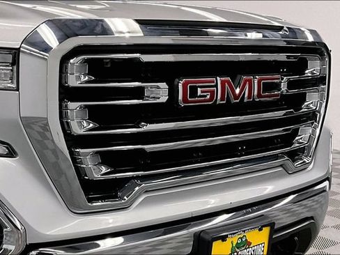 Used 2021 GMC Sierra 1500 SLT w/ SLT Premium Package AWD/4WD image 32