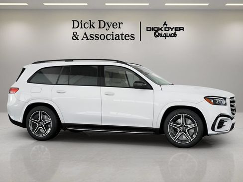Used 2026 Mercedes-Benz GLS 450 4MATIC image 9